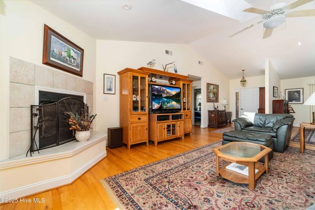 6042 Dolphin Road, Oriental, NC 28571