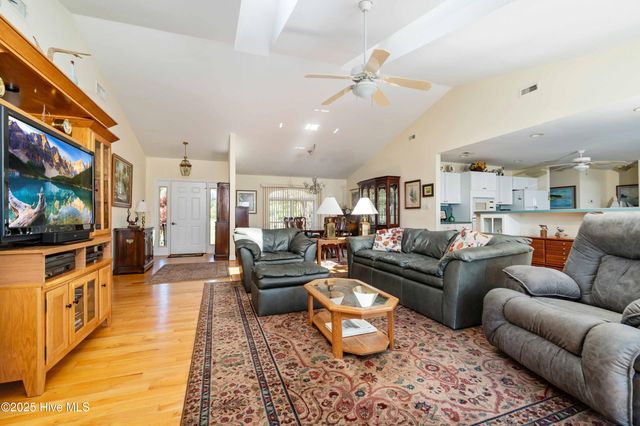 6042 Dolphin Road, Oriental, NC 28571