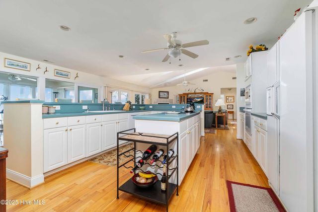 6042 Dolphin Road, Oriental, NC 28571