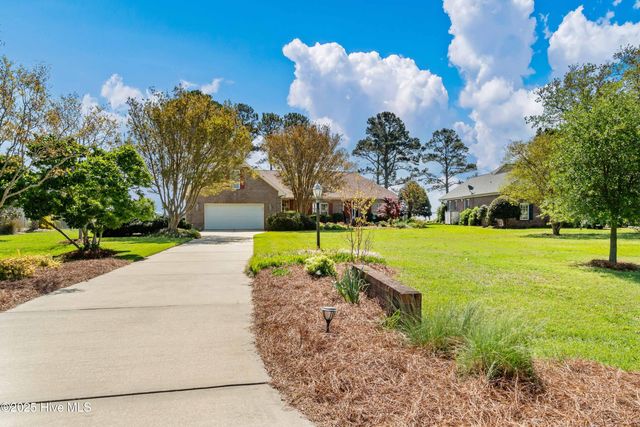 6042 Dolphin Road, Oriental, NC 28571