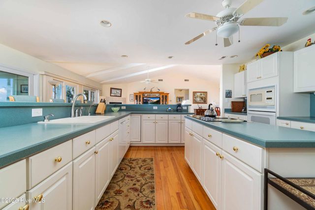 6042 Dolphin Road, Oriental, NC 28571