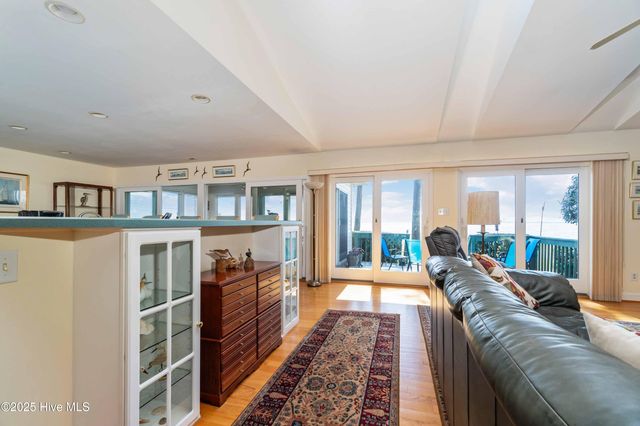 6042 Dolphin Road, Oriental, NC 28571