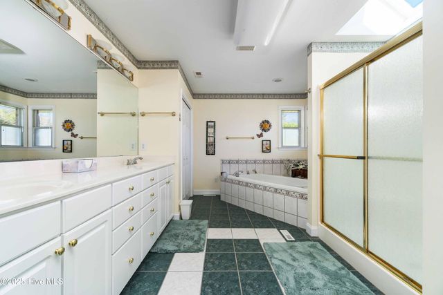 6042 Dolphin Road, Oriental, NC 28571