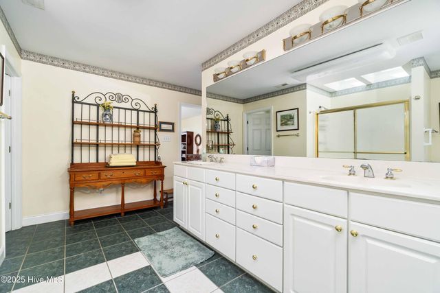 6042 Dolphin Road, Oriental, NC 28571