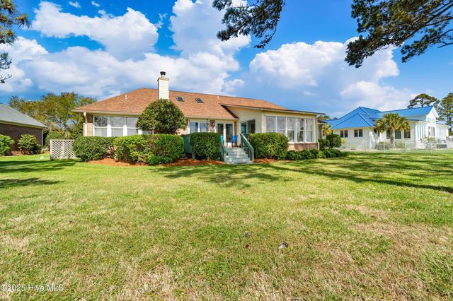 6042 Dolphin Road, Oriental, NC 28571