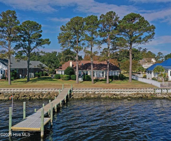 6042 Dolphin Road, Oriental, NC 28571