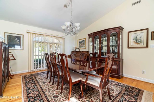 6042 Dolphin Road, Oriental, NC 28571