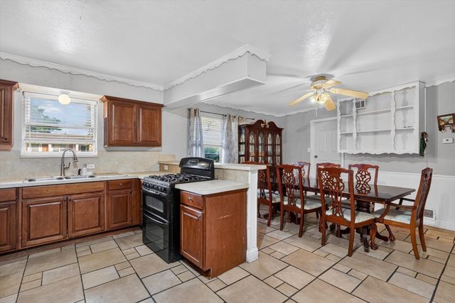 1029 S Bryan Street, Mesquite, TX 75149