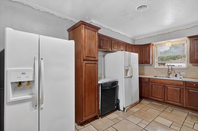 1029 S Bryan Street, Mesquite, TX 75149