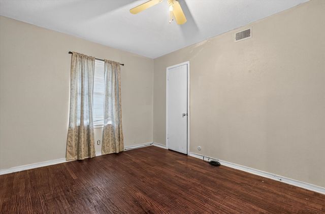 1029 S Bryan Street, Mesquite, TX 75149
