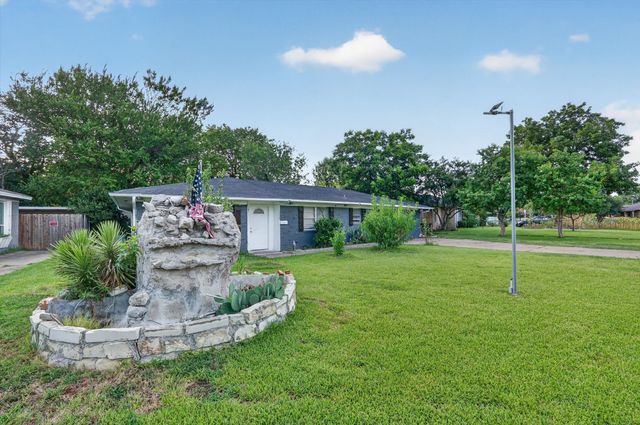 1029 S Bryan Street, Mesquite, TX 75149