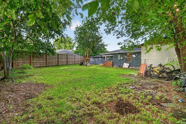 1029 S Bryan Street, Mesquite, TX 75149