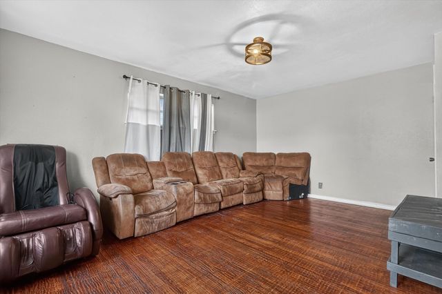 1029 S Bryan Street, Mesquite, TX 75149