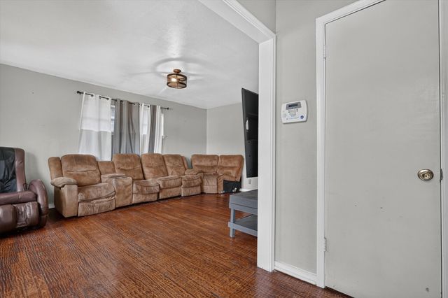 1029 S Bryan Street, Mesquite, TX 75149