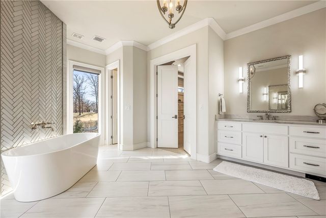 11412 Ridgewood Lane, Bentonville, AR 72712