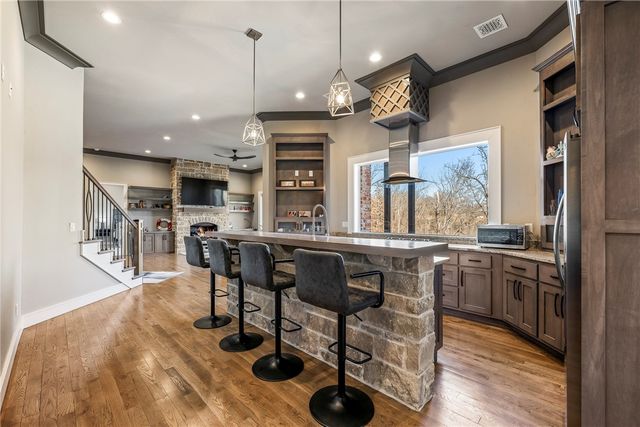 11412 Ridgewood Lane, Bentonville, AR 72712