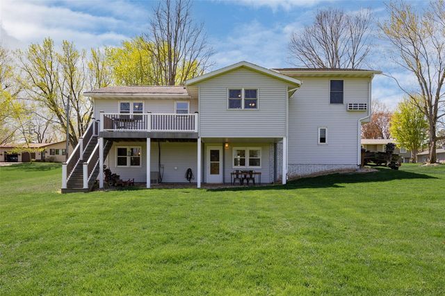 3272 Coral Ave NE, Solon, IA 52333