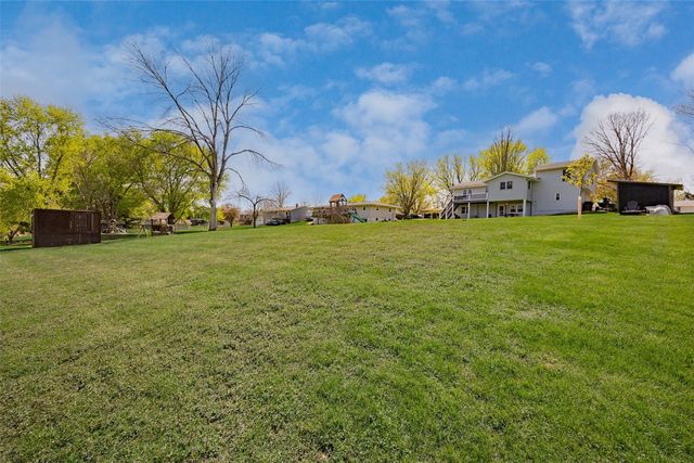 3272 Coral Ave NE, Solon, IA 52333