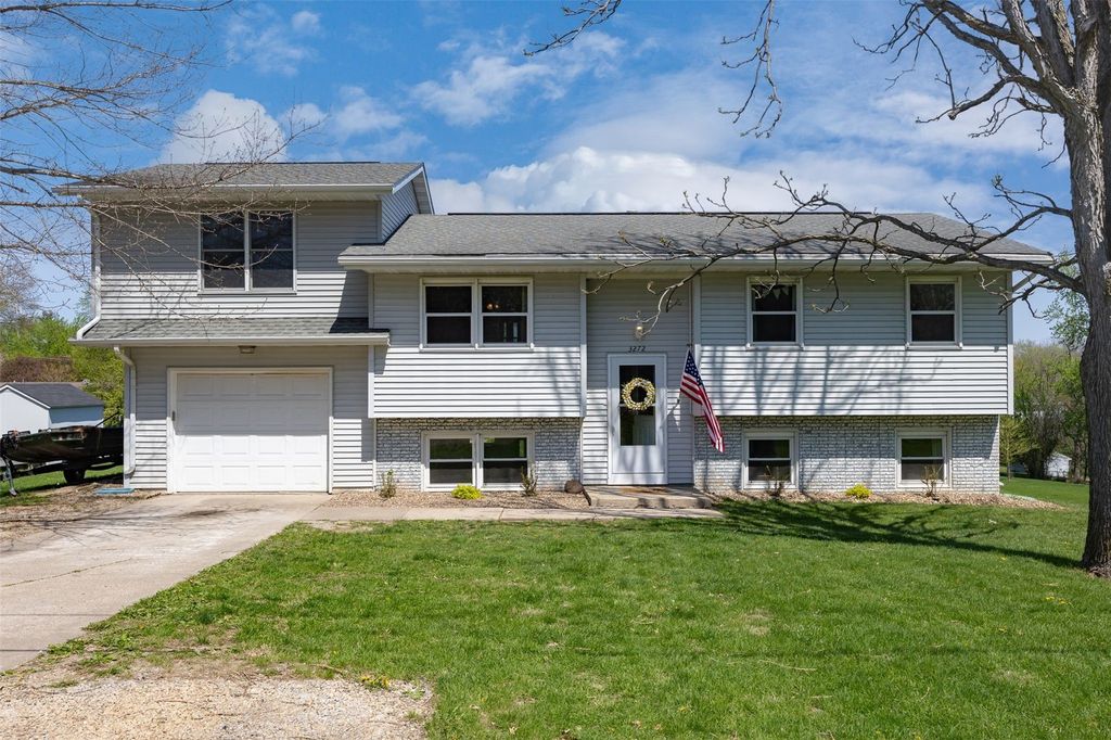 3272 Coral Ave NE, Solon, IA 52333