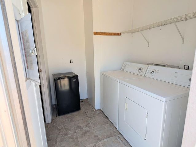 3 Allian Avenue, Los Lunas, NM 87031