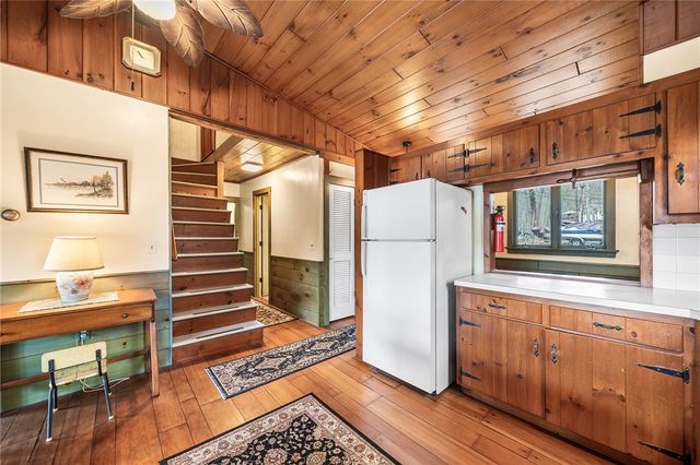 316 Court House Lane, Burrillville, RI 02859