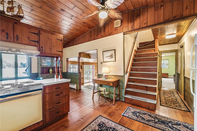 316 Court House Lane, Burrillville, RI 02859