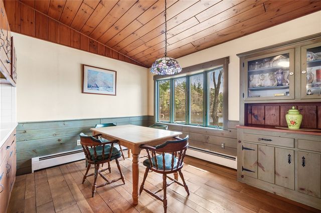 316 Court House Lane, Burrillville, RI 02859