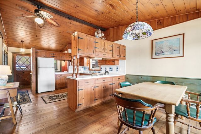 316 Court House Lane, Burrillville, RI 02859