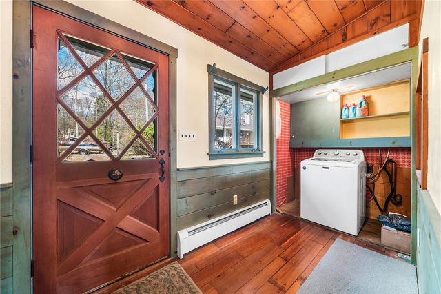 316 Court House Lane, Burrillville, RI 02859
