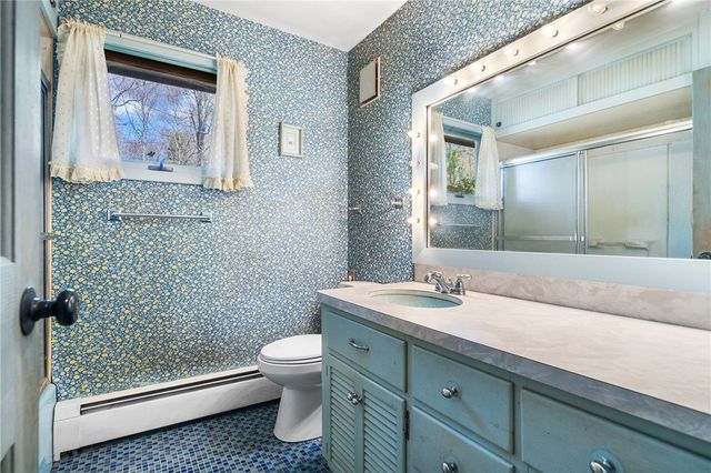 316 Court House Lane, Burrillville, RI 02859
