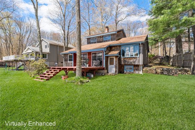 316 Court House Lane, Burrillville, RI 02859