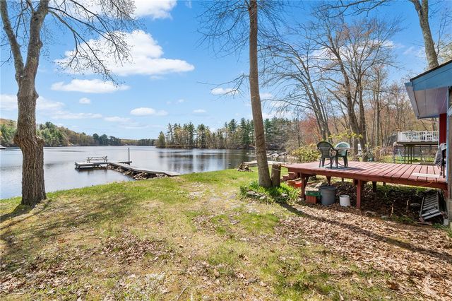 316 Court House Lane, Burrillville, RI 02859