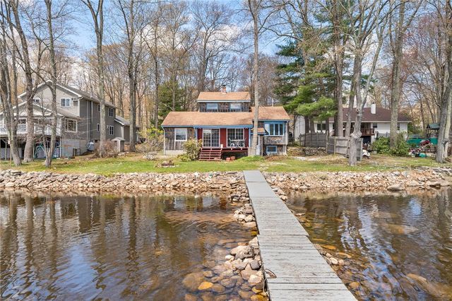 316 Court House Lane, Burrillville, RI 02859