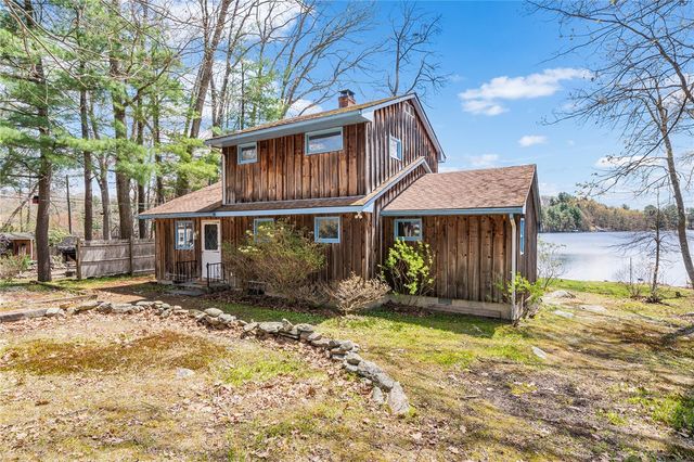 316 Court House Lane, Burrillville, RI 02859