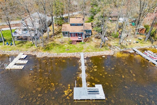 316 Court House Lane, Burrillville, RI 02859