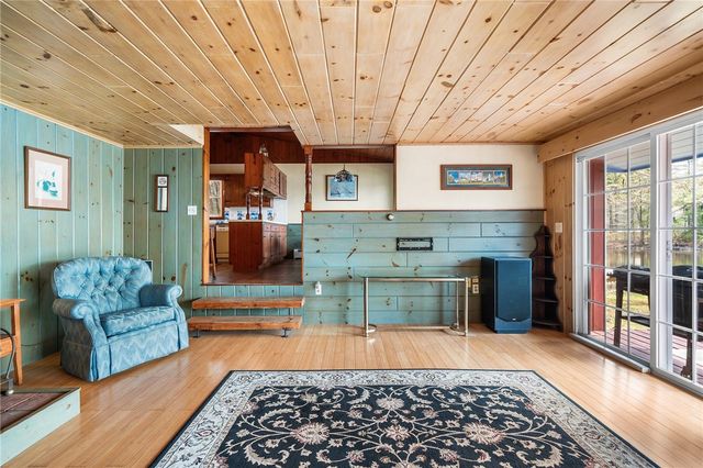 316 Court House Lane, Burrillville, RI 02859
