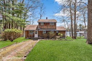 316 Court House Lane, Burrillville, RI 02859