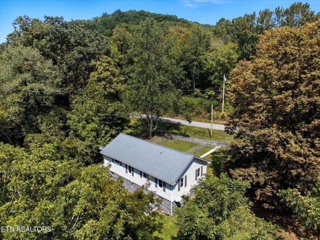 532 Scandlyn Hollow Rd, Oliver Springs, TN 37840