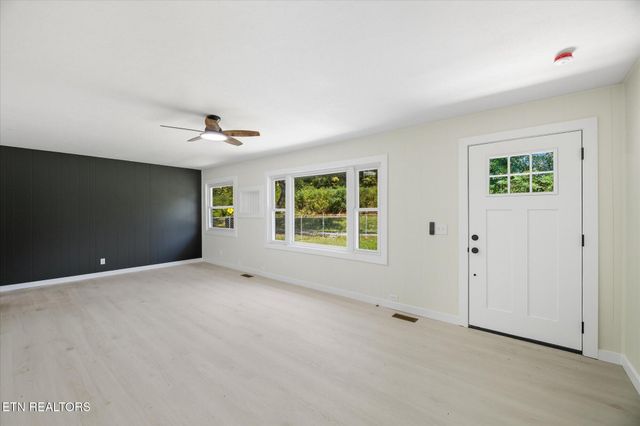 532 Scandlyn Hollow Rd, Oliver Springs, TN 37840