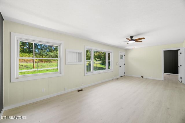 532 Scandlyn Hollow Rd, Oliver Springs, TN 37840