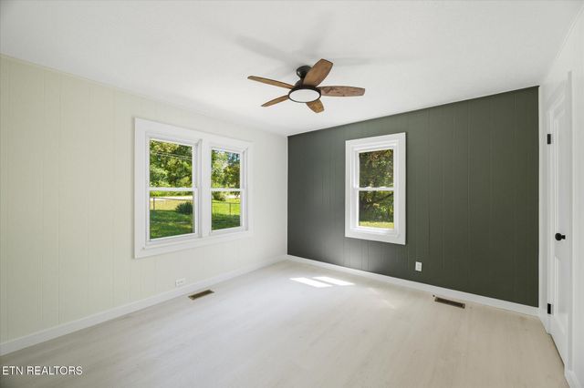 532 Scandlyn Hollow Rd, Oliver Springs, TN 37840