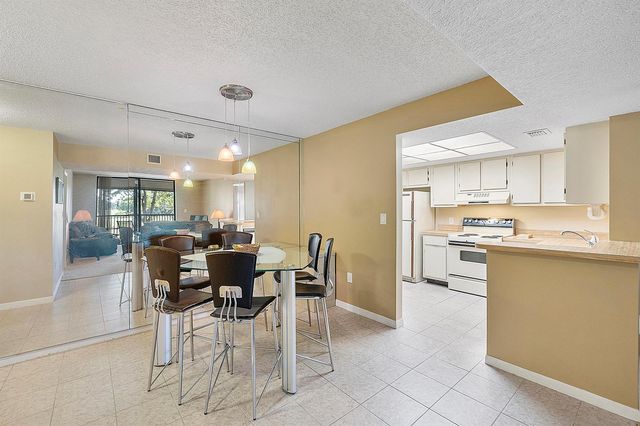 5530 NW 44th Street 216c, Lauderhill, FL 33319