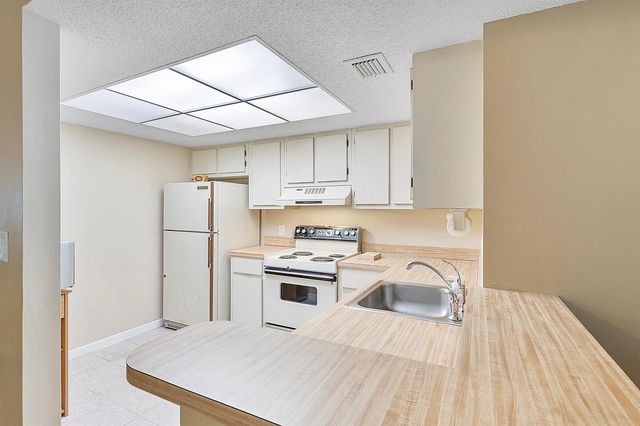 5530 NW 44th Street 216c, Lauderhill, FL 33319