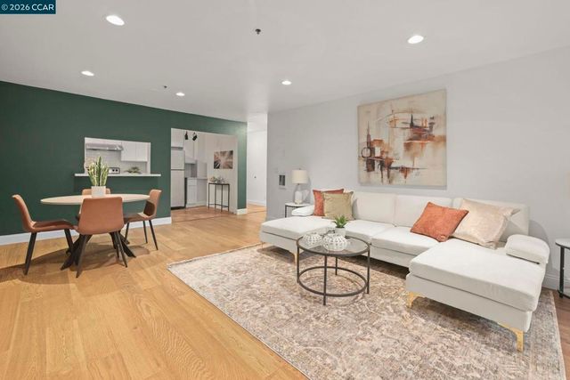 322 322 Hanover Ave 107, Oakland, CA 94606