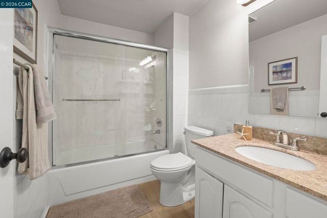 322 322 Hanover Ave 107, Oakland, CA 94606