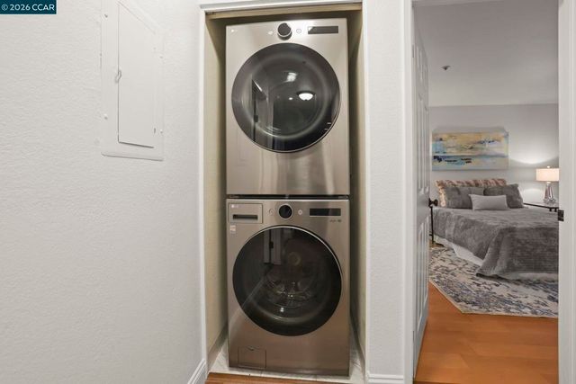 322 322 Hanover Ave 107, Oakland, CA 94606