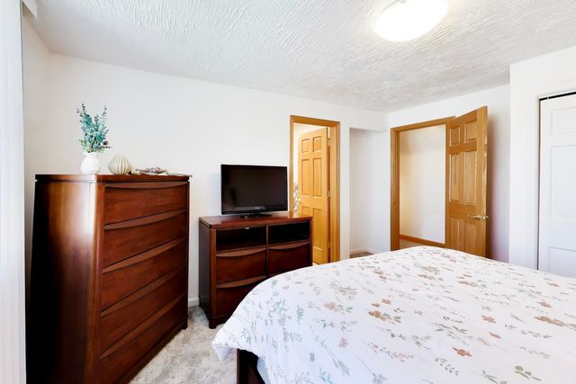 8039 Forest Avenue, Munster, IN 46321