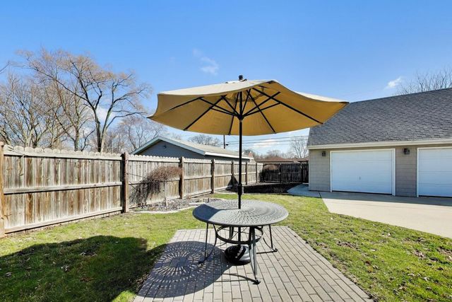 8039 Forest Avenue, Munster, IN 46321