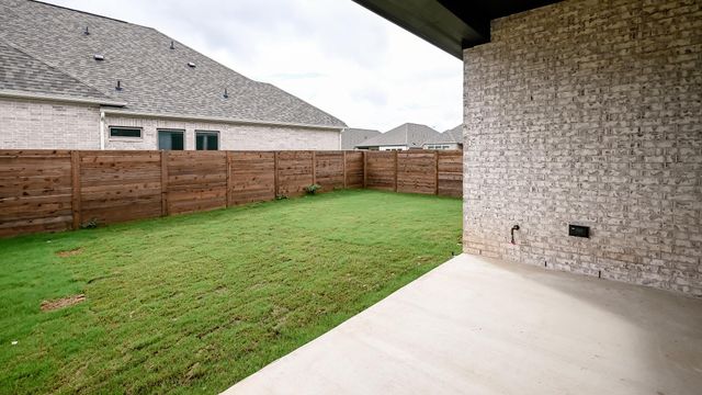 308 Watersong BND, Lockhart, TX 78644