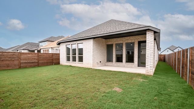 308 Watersong BND, Lockhart, TX 78644